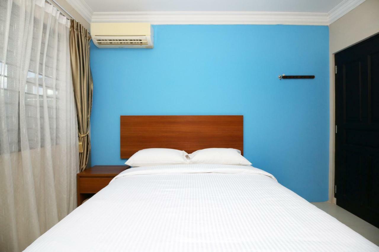 Safina Inn Syariah Sekupang Batam Ngoại thất bức ảnh
