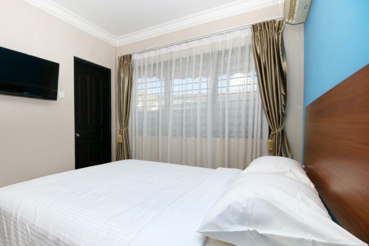 Safina Inn Syariah Sekupang Batam Ngoại thất bức ảnh