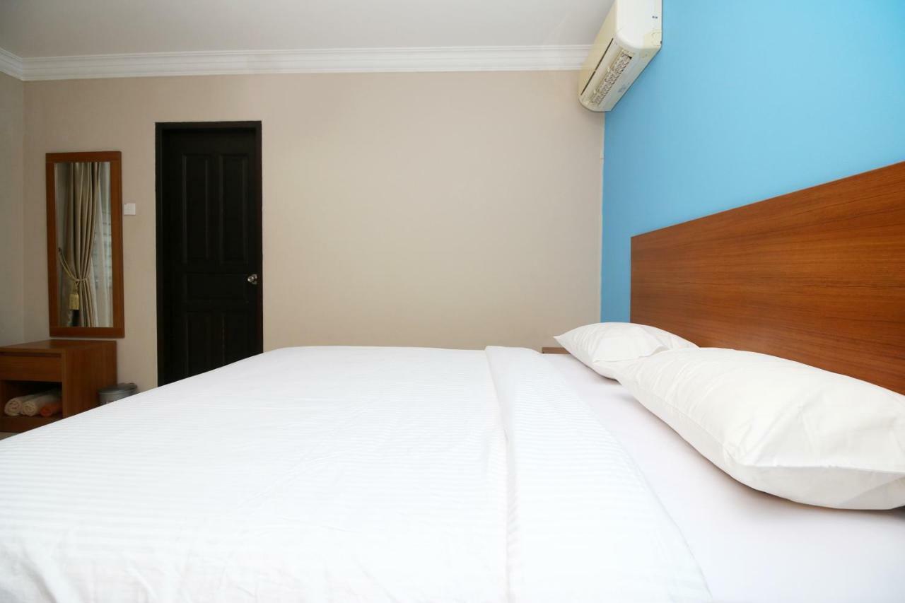 Safina Inn Syariah Sekupang Batam Ngoại thất bức ảnh